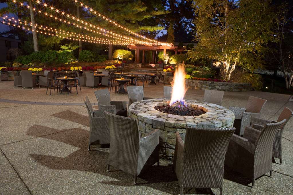 Doubletree By Hilton Hotel Boston - Bedford Glen Esterno foto